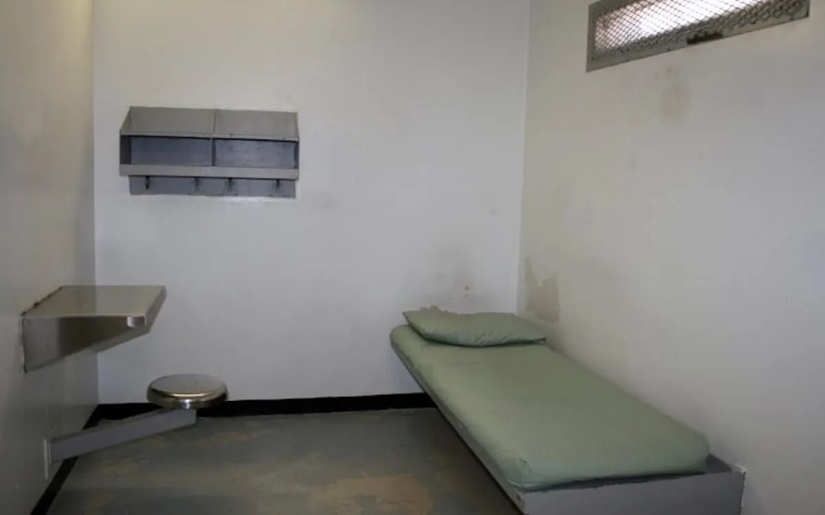 jail_cell.jpg